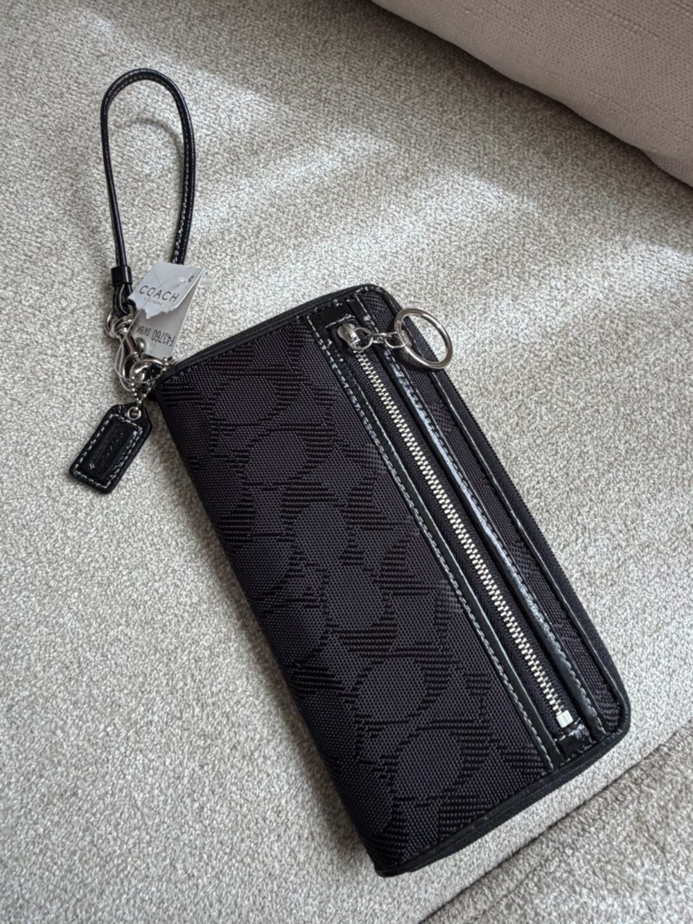 NWT Coach Signature Canvas Black Zip Wristlet Wallet F43760